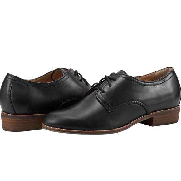 Earth Shoes - NWOT Earth Women's Eane lace-up Derby 6.5 M